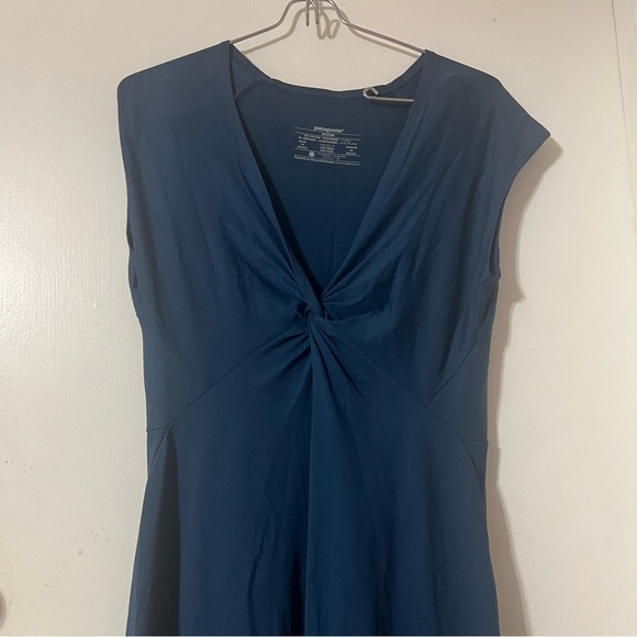 Patagonia Women’s Bandha Twist Front Dress in Glass Blue Sz M Athletic Dress - Picture 3 of 16